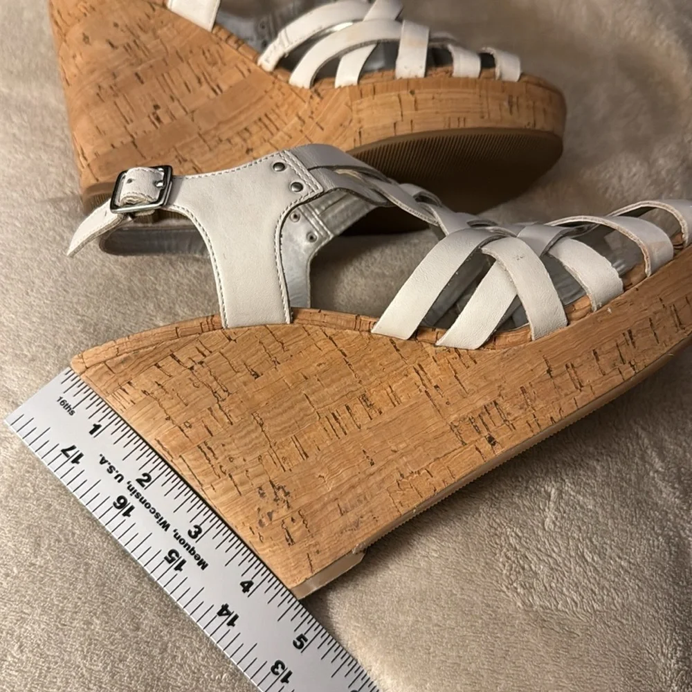 GUESS White Strappy Wedge Sandals, Size 8.5 - GUC